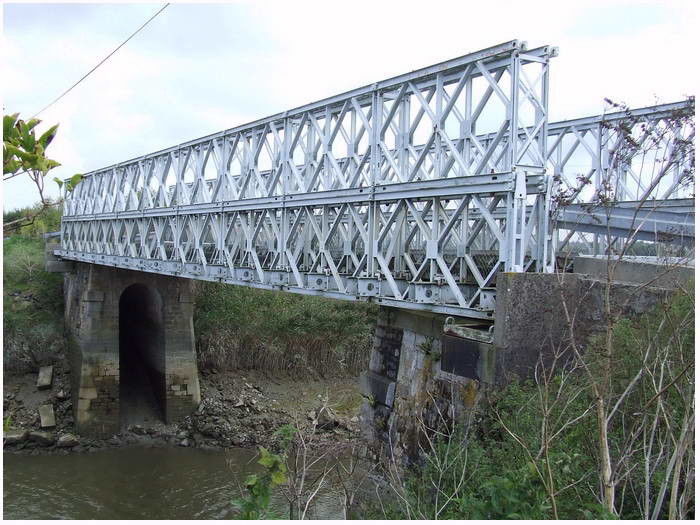 बीएस सामग्री Q345b अस्थायी बेली ब्रिज नालीदार स्टील अलंकार: